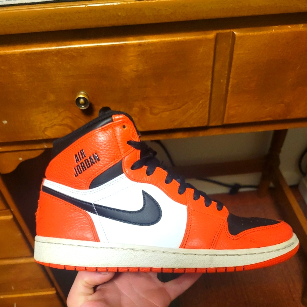 Jordan 1 rare air red orange